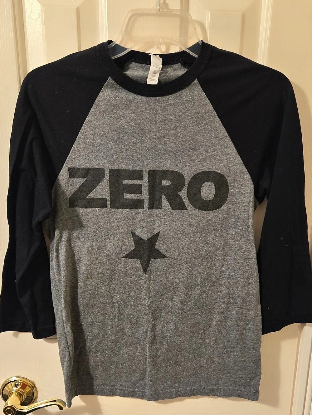 CANVA Zero Raglan Long Sleeve Tee Gray & Black Size Small